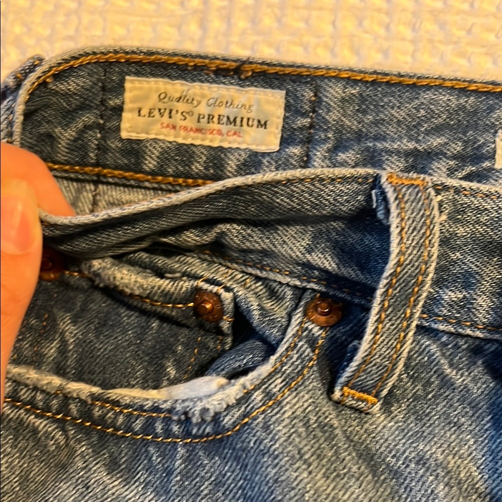 Classic Blue Distressed Women Jeans Levi’s - Picture 5 of 11